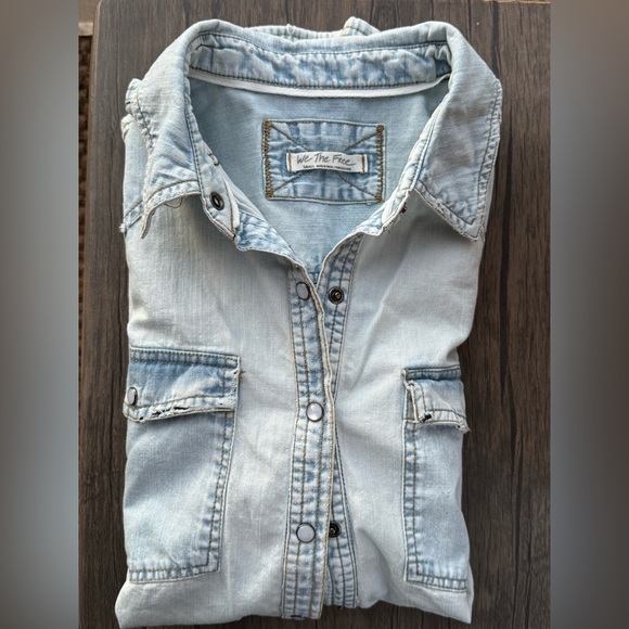 We the Free Short of It Denim Light Blue Vintage top Size S - Picture 10 of 10